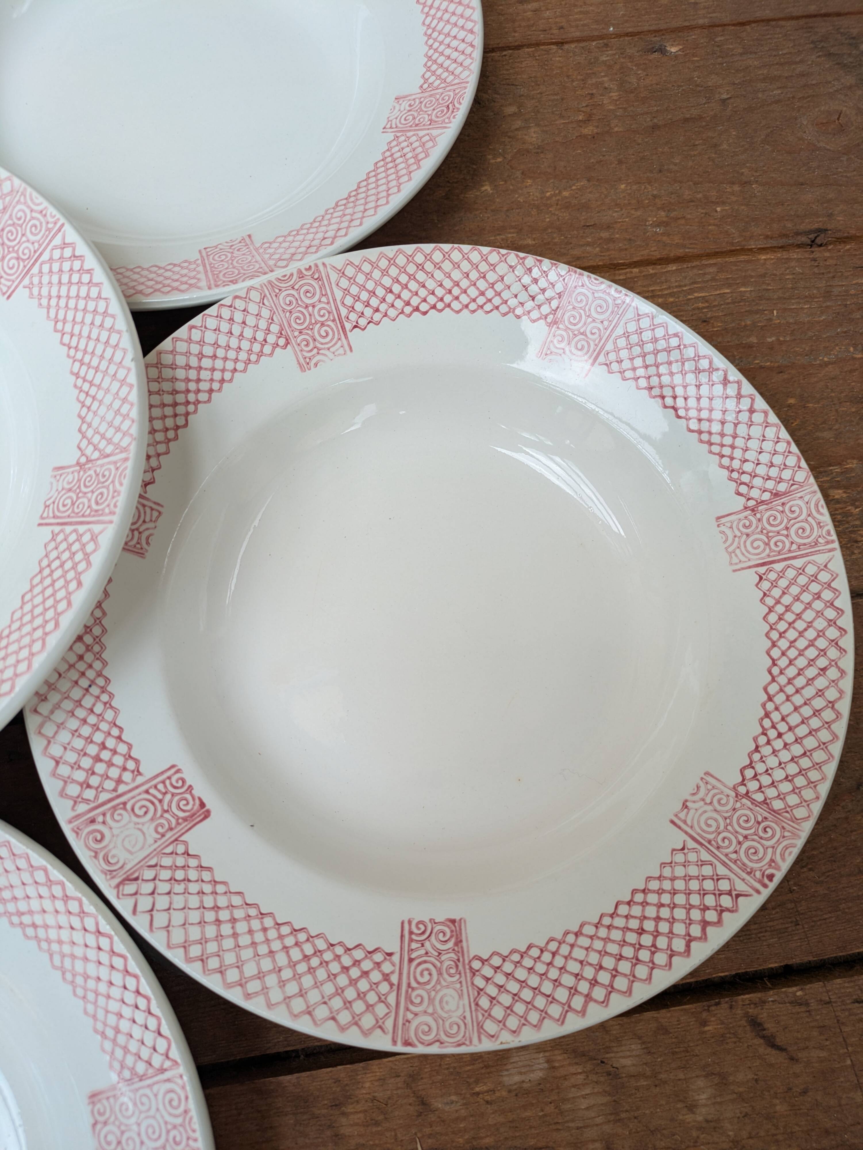 6 deep plates Longwy model Toulouse pink border ironstone