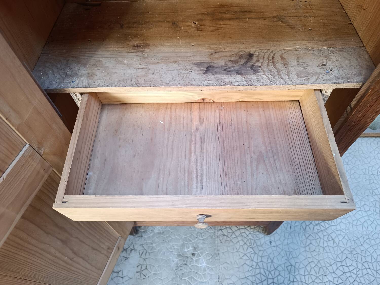 Armoire parisienne - Bonnetière