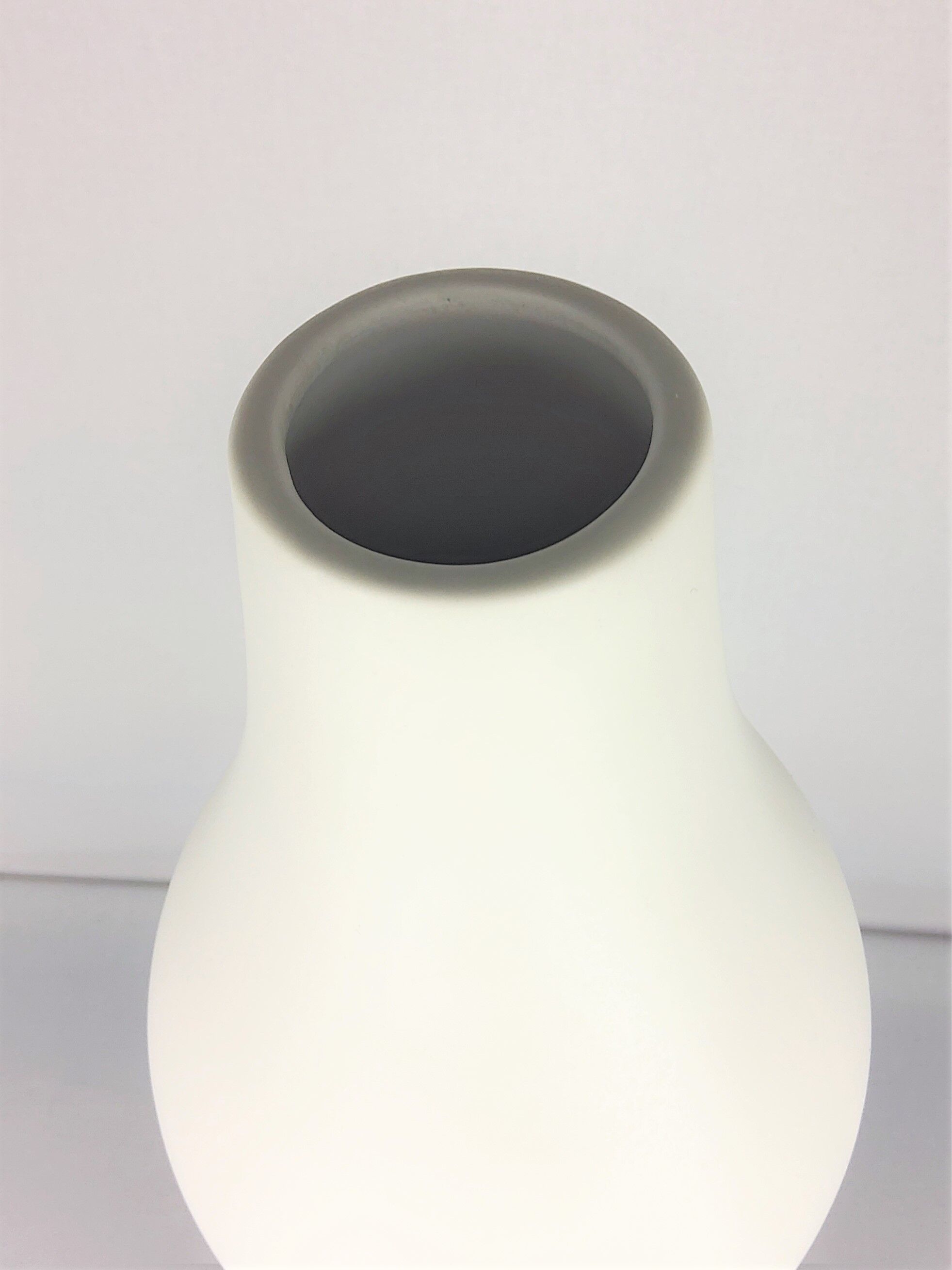 1990 ceramic white vase