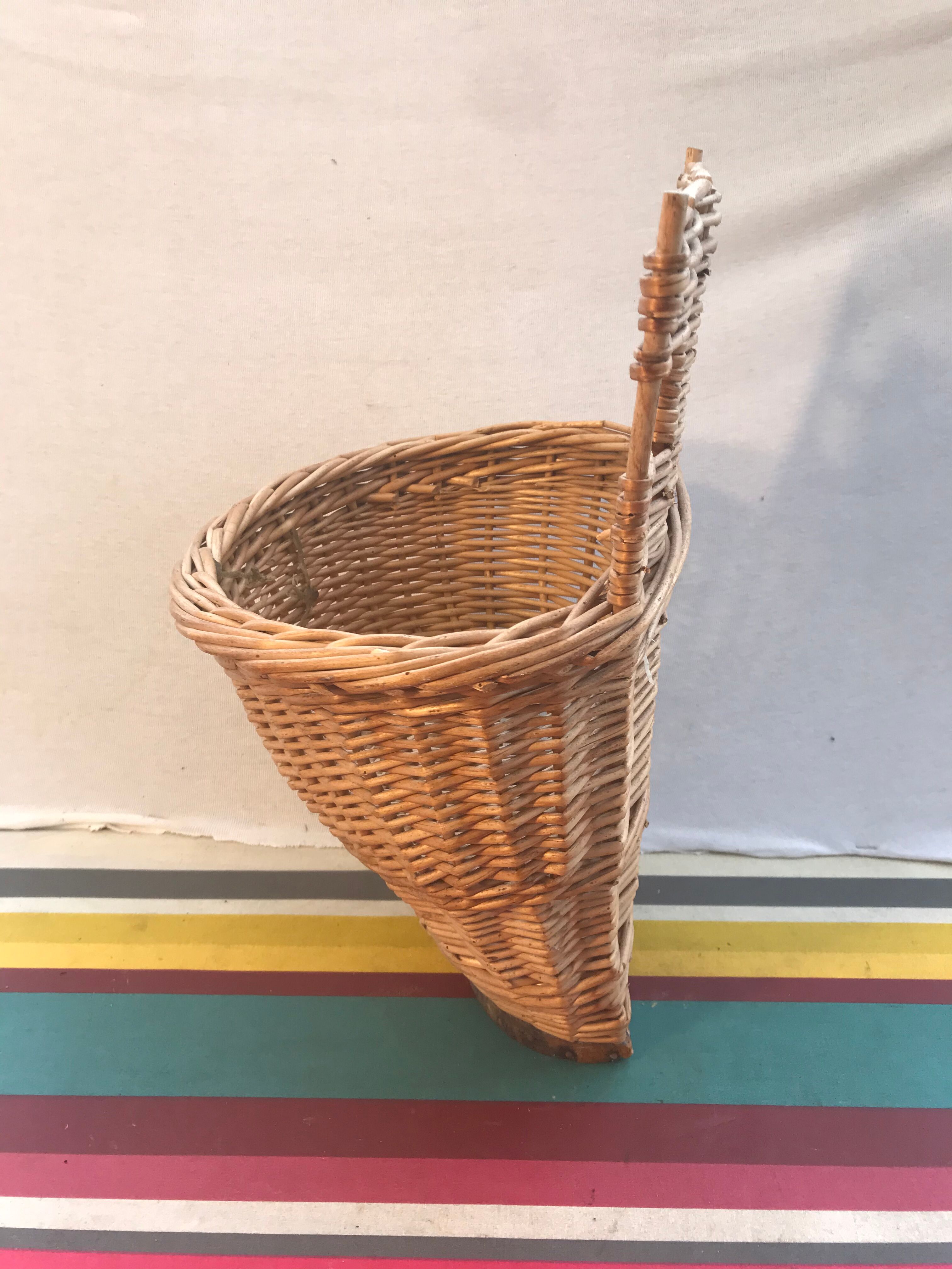 Ancien panier vendange cueillette en osier tressé décoration vintage