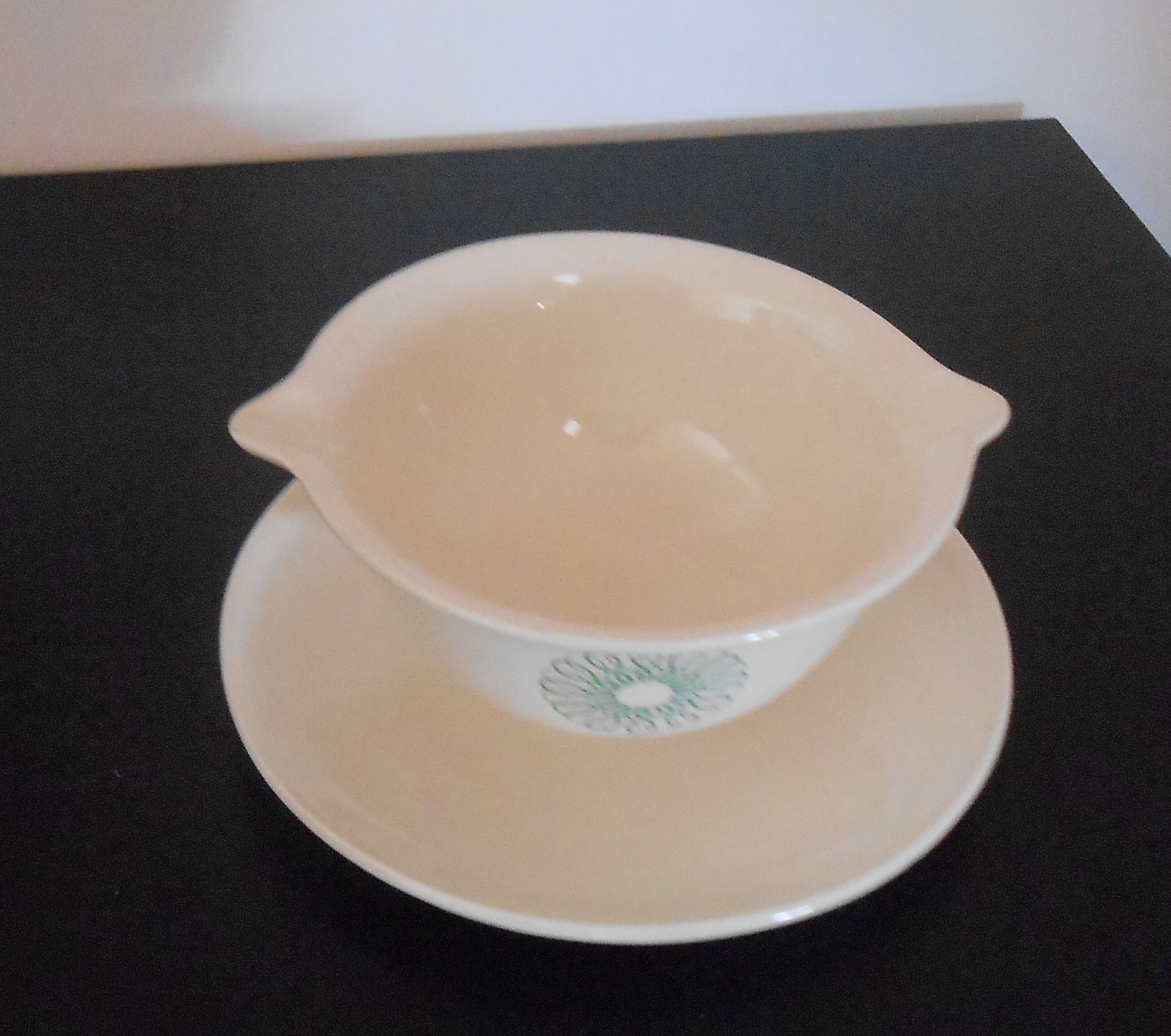 Salins earthenware saucière