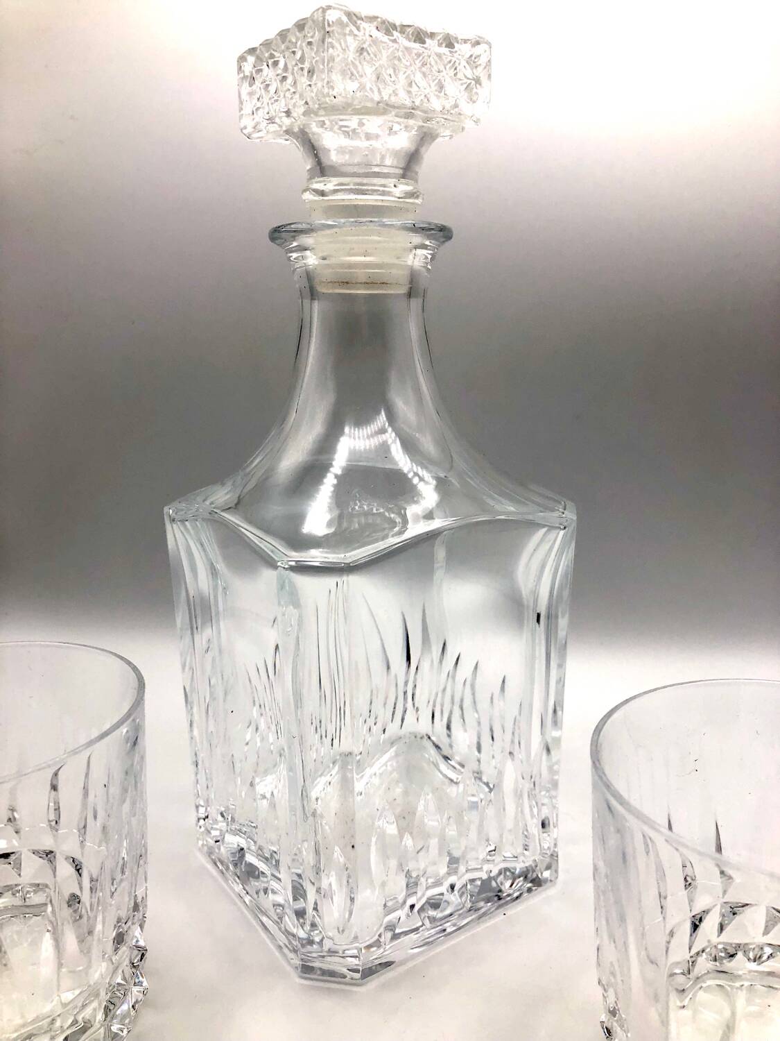 Vintage whiskey service