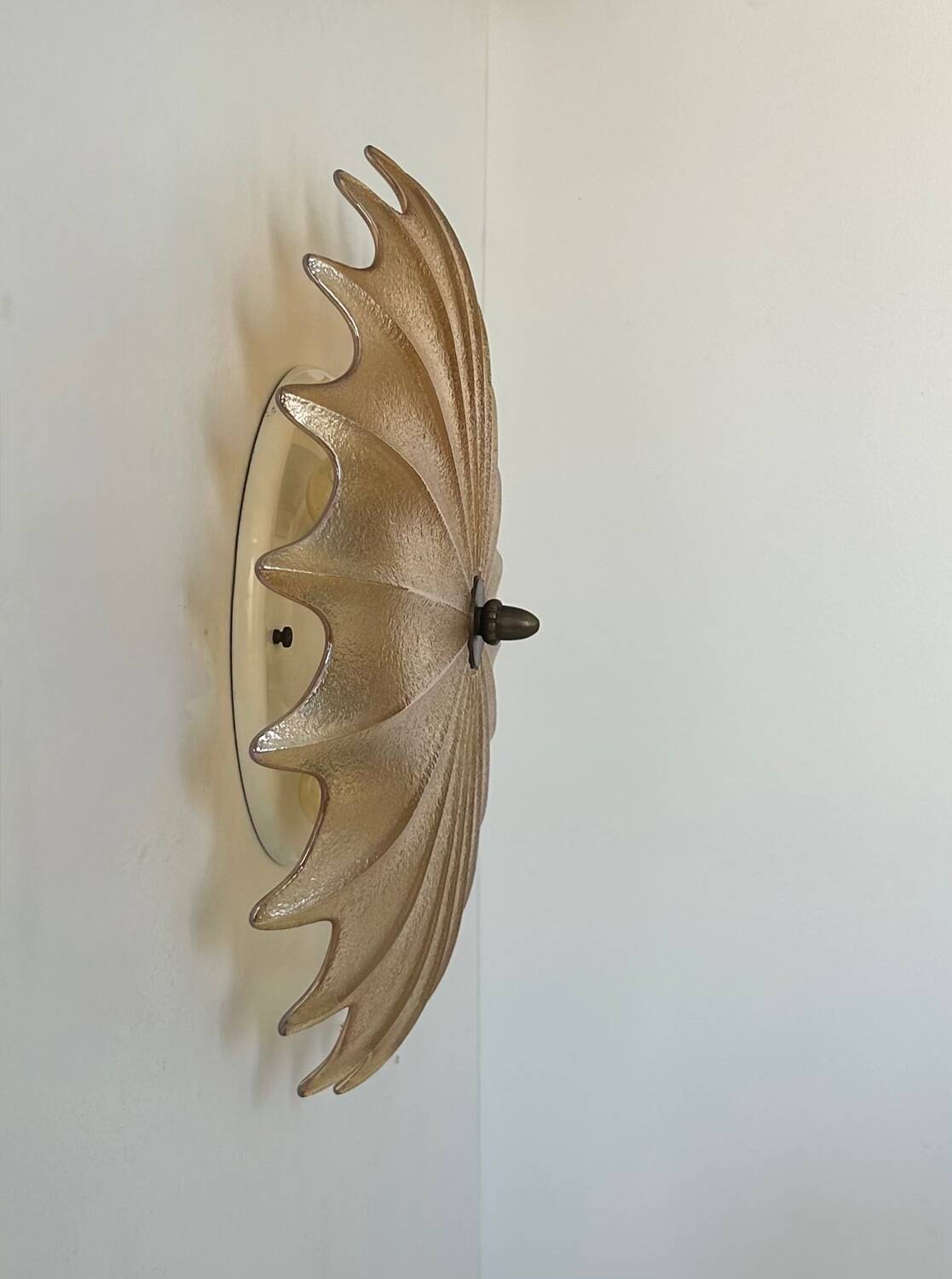 Vintage XL wall lamp, Murano and brass, Italy 1970