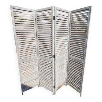 Wooden screen