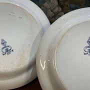 Pair of round Minton English porcelain dishes, Florentine pattern