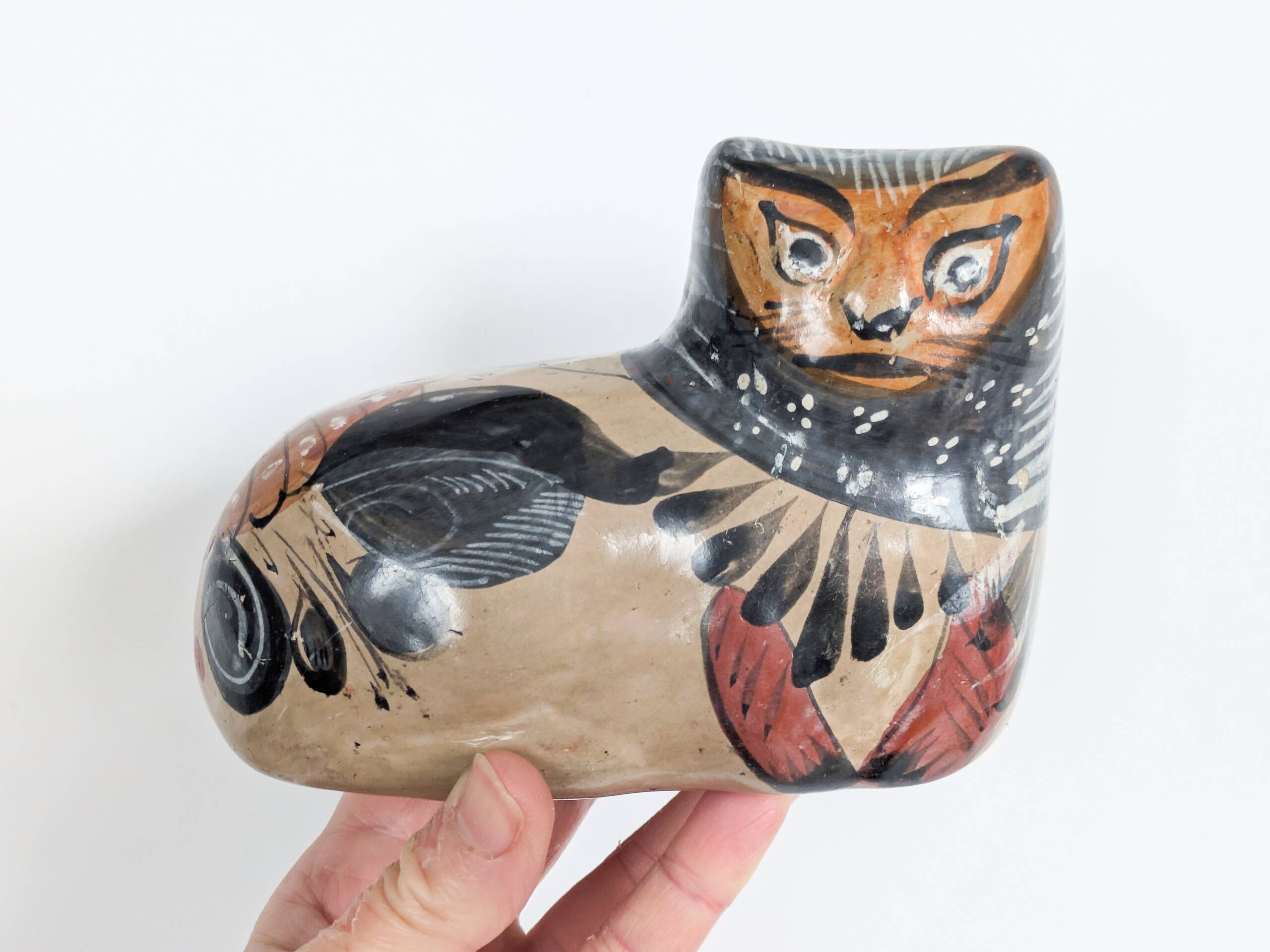 Cat figurine in Tonalá pottery, Mexico, handmade folk art.