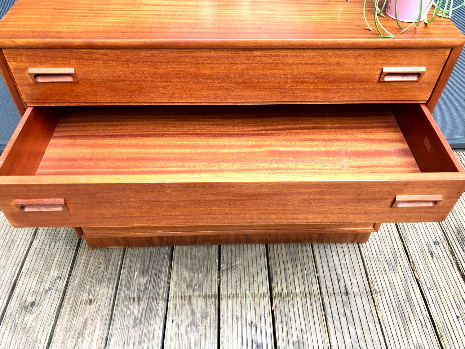 Kempkes chest of drawers