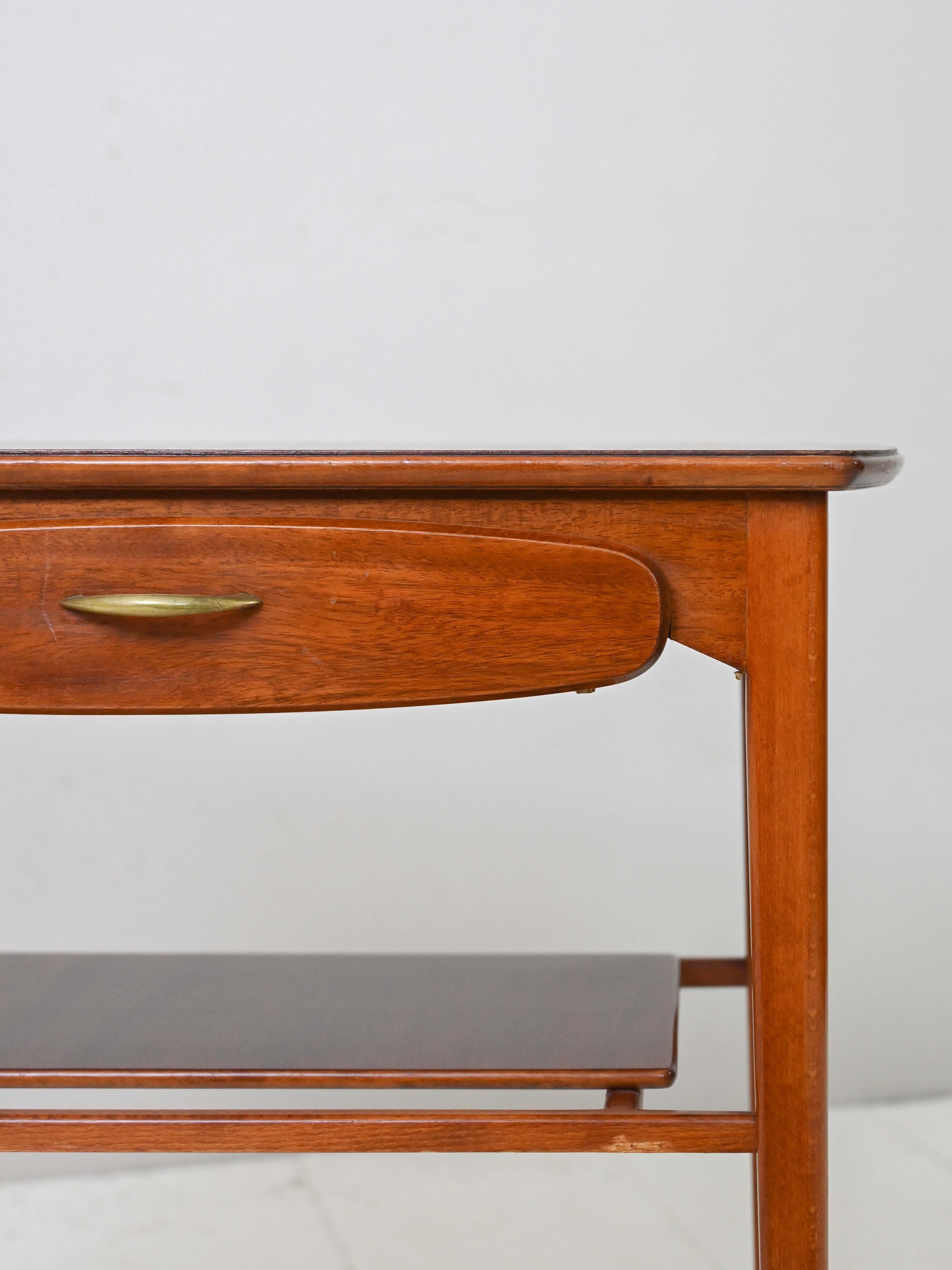 Scandinavian nightstand with oval top