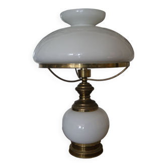 Lampe électrique vintage en opaline