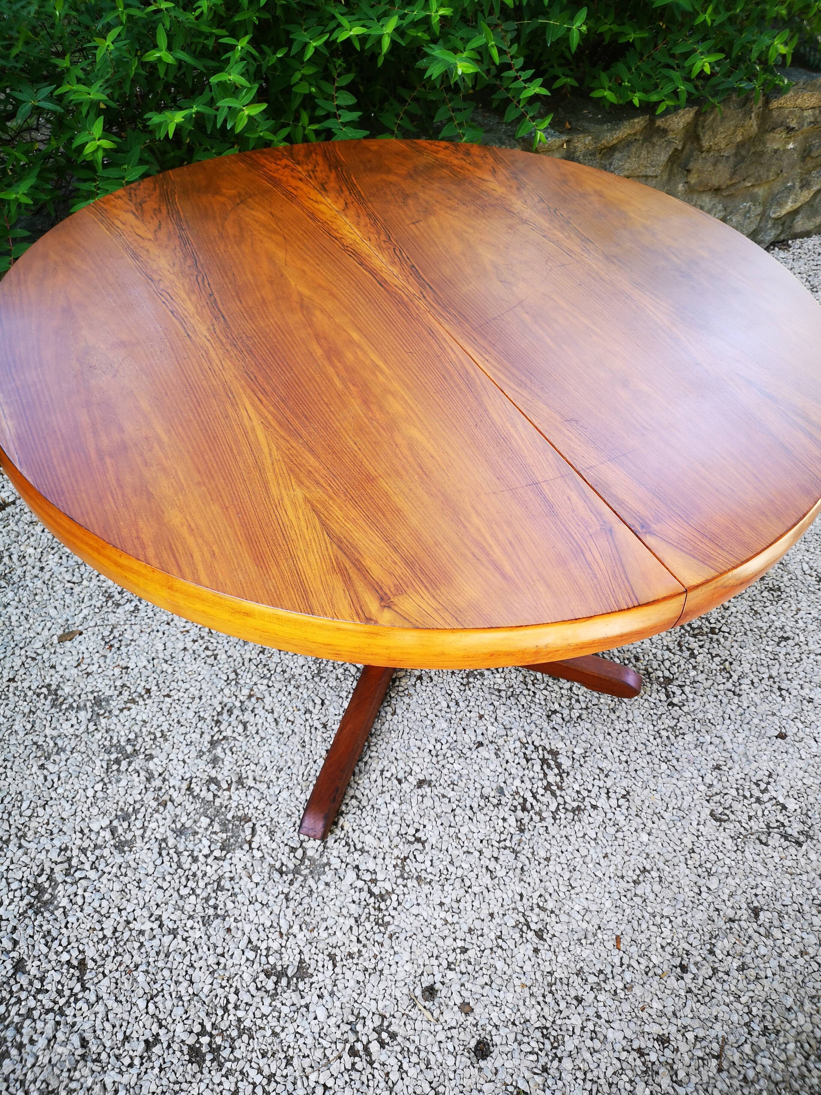 Baumann rosewood system table