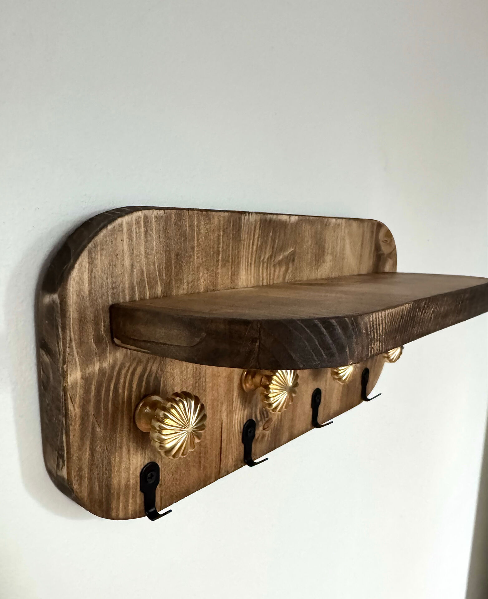 Wall shelf made of solid wood with golden hooks - Key holder for the entrance