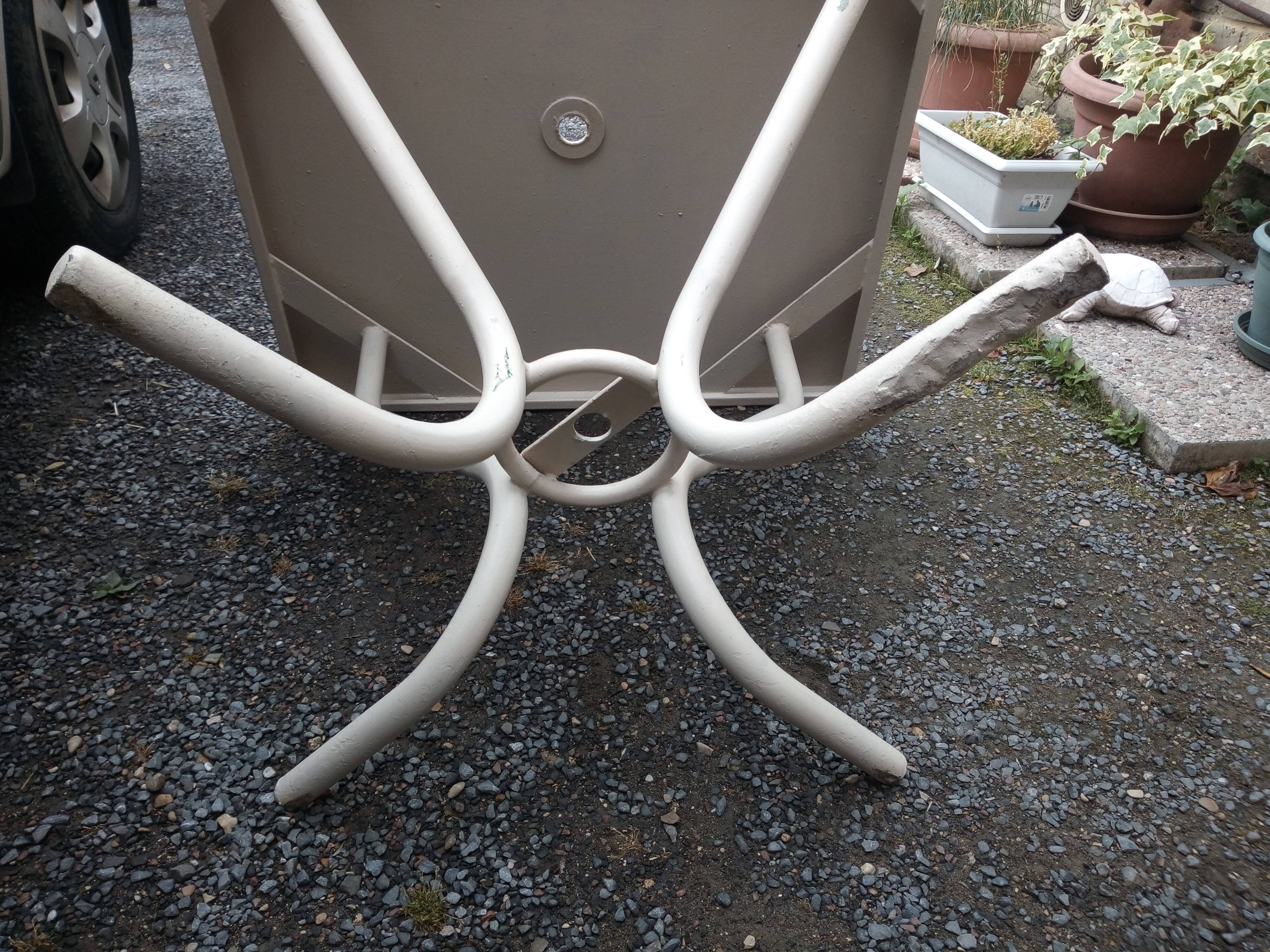 Bistro table