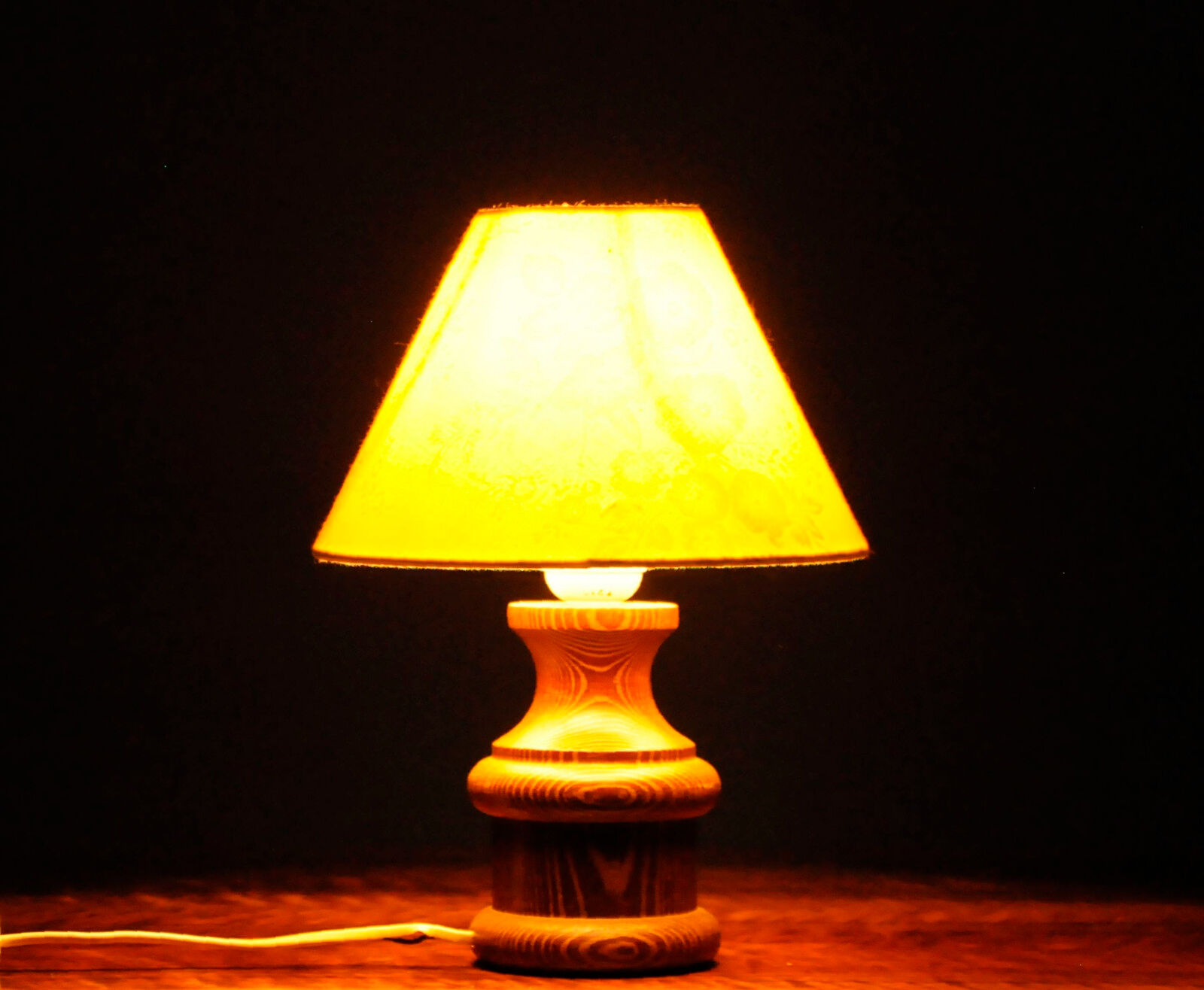 Sygnowana Drewniana Lampa AFAS