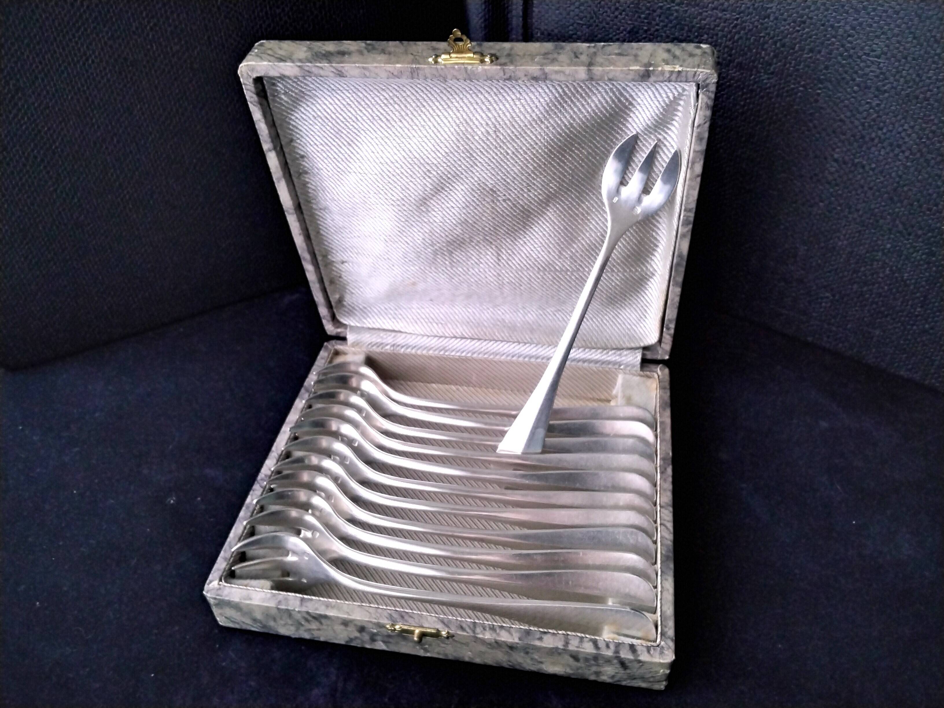 Box of 12 silver-plated oyster forks