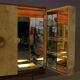Cabinet de bar Aldo Tura en peau de chèvre sur piédestal, années 1960