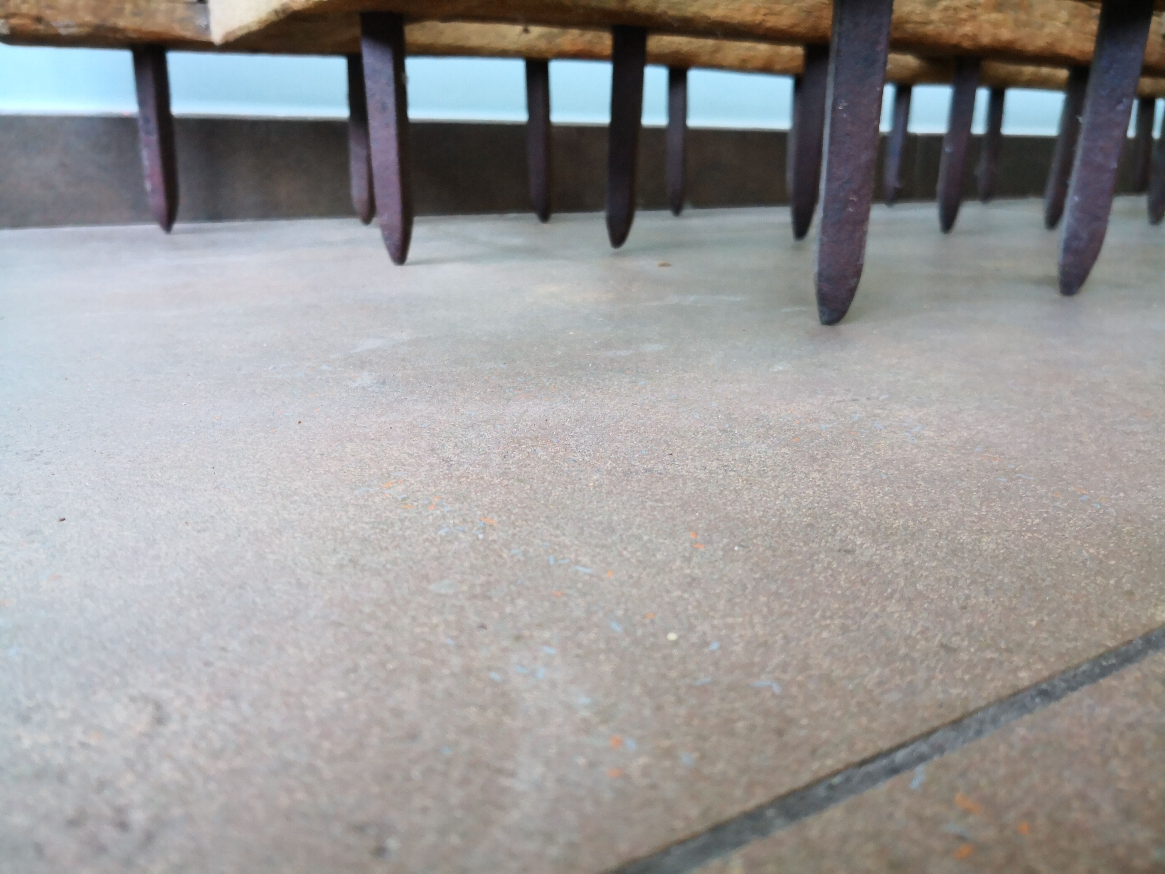 Table basse, herse agricole