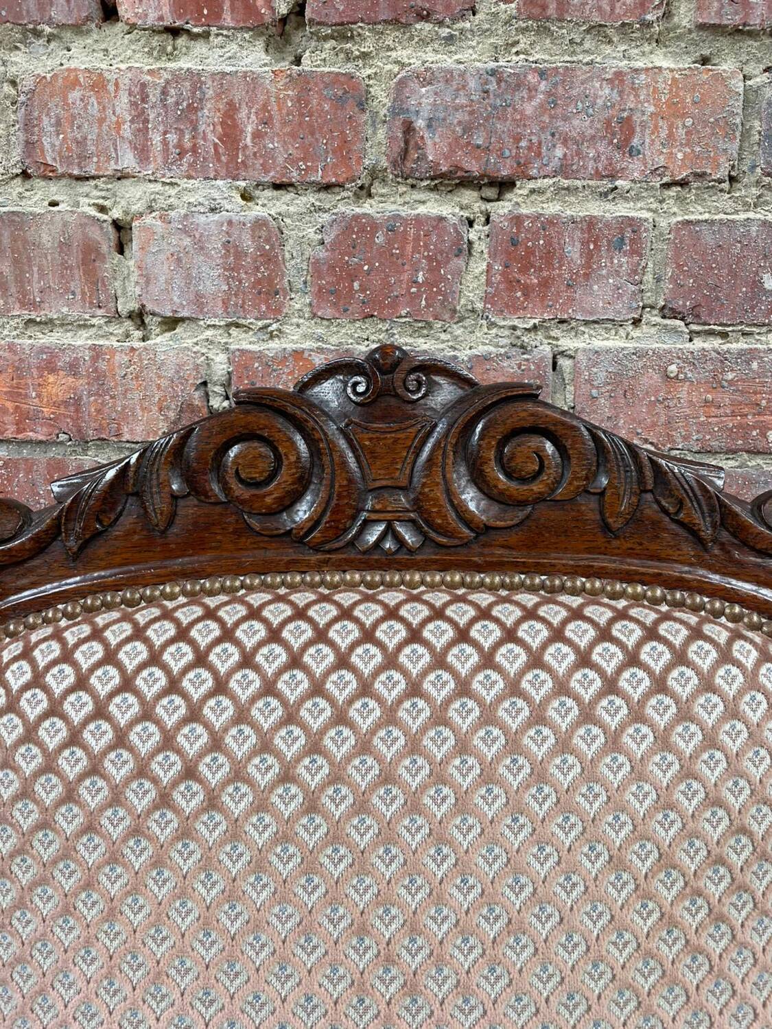 Fauteuil français en bois sculpté