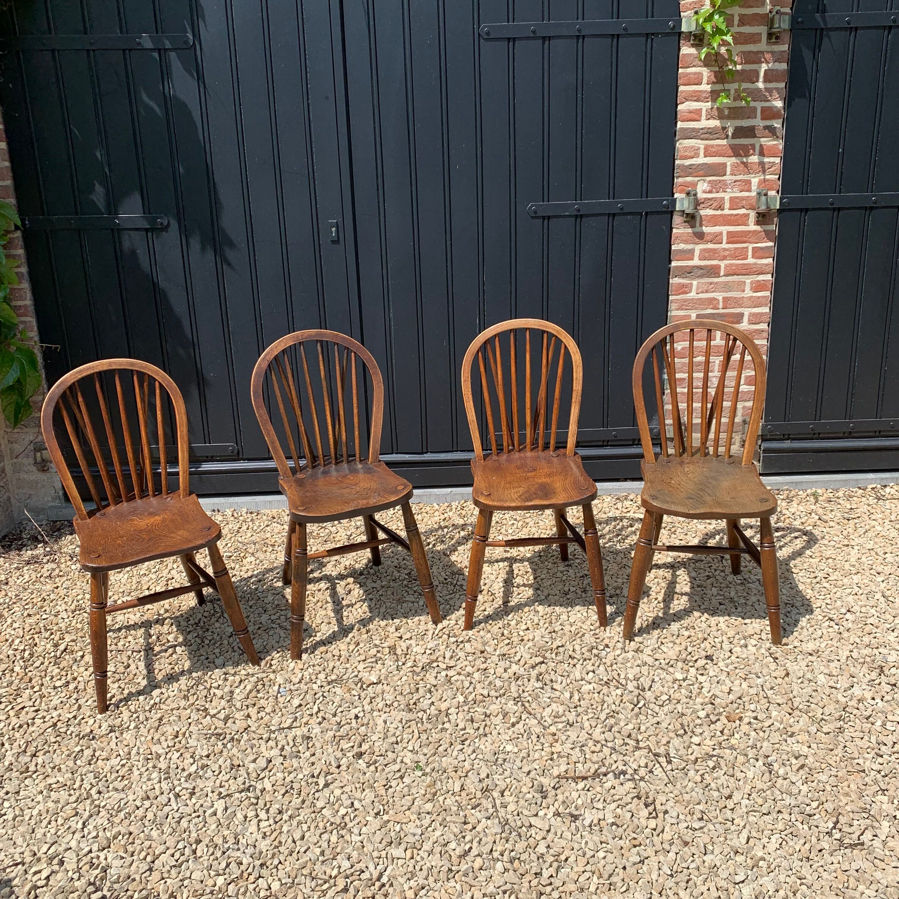 Set of 4 Windsor Sack-back chairs