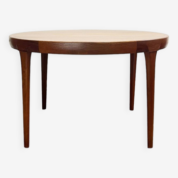 Extendable Round Mid-Century Dining Table in Teak by Ib Kofod-Larsen for Faarup