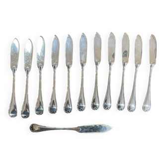 Série de 12 couteaux à poissons en métal argenté Christofle modèle Ruban
