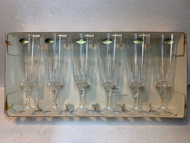 6 crystal champagne flutes from Arques model Versailles