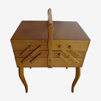 Travailleuse sur pied en bois vintage
