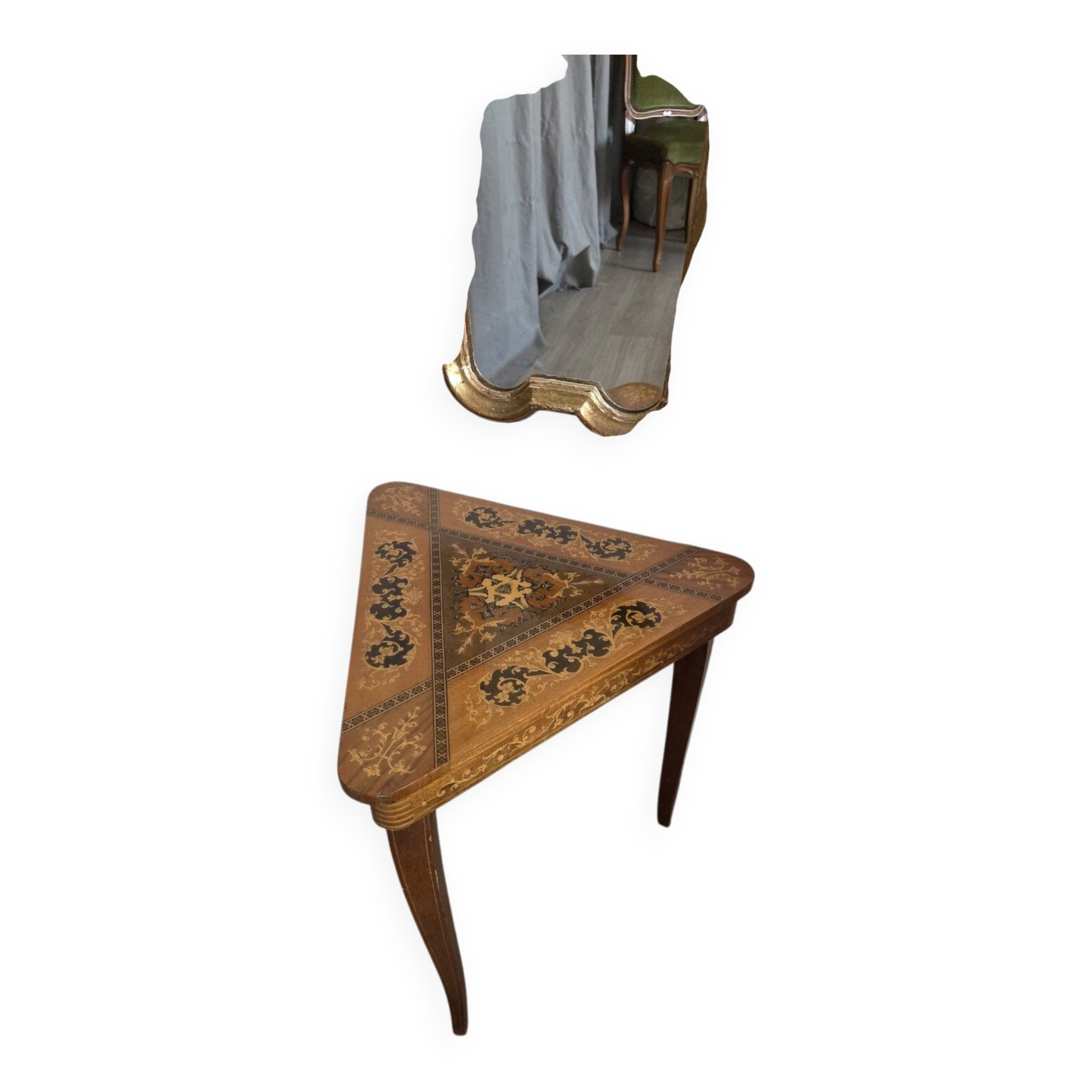 Musical table in the Sorrento style