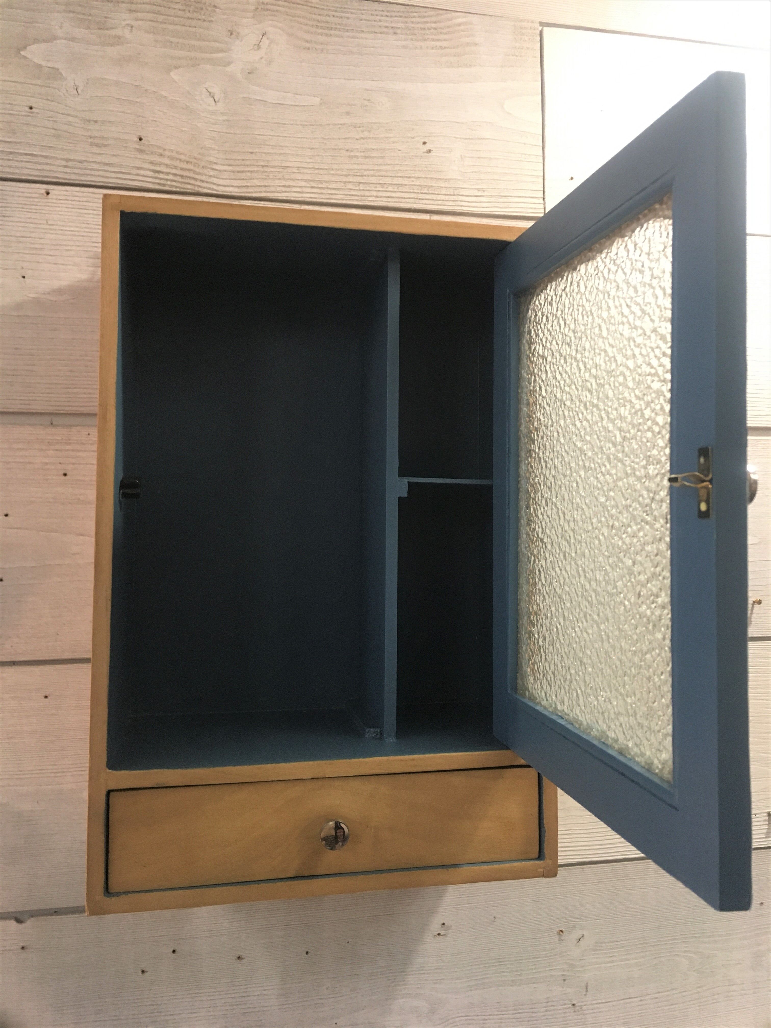 Wall-mounted toilet cabinet