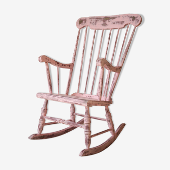 Rocking-chair vintage 50 en bois patine rose