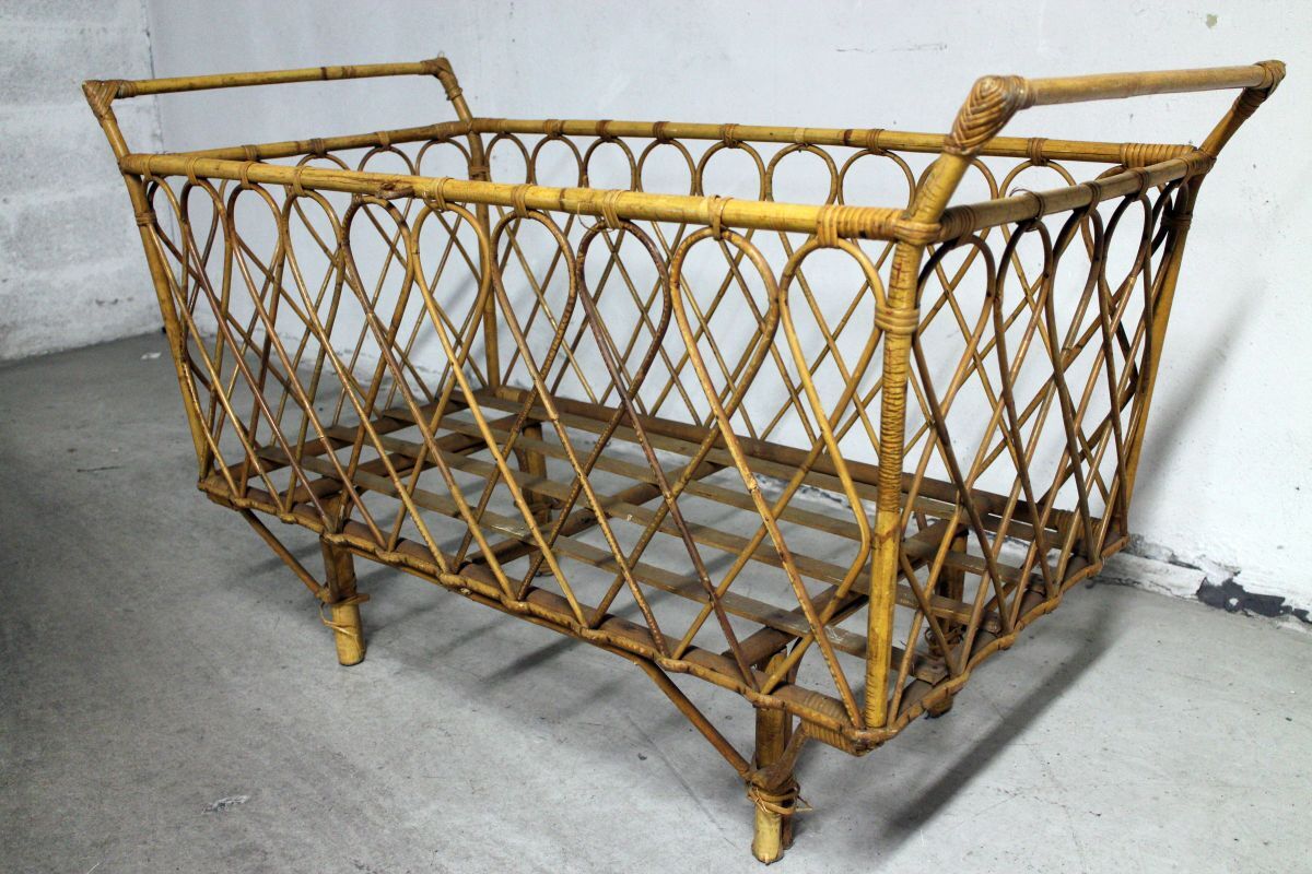 Children's crib bed in vintage 70s rattan