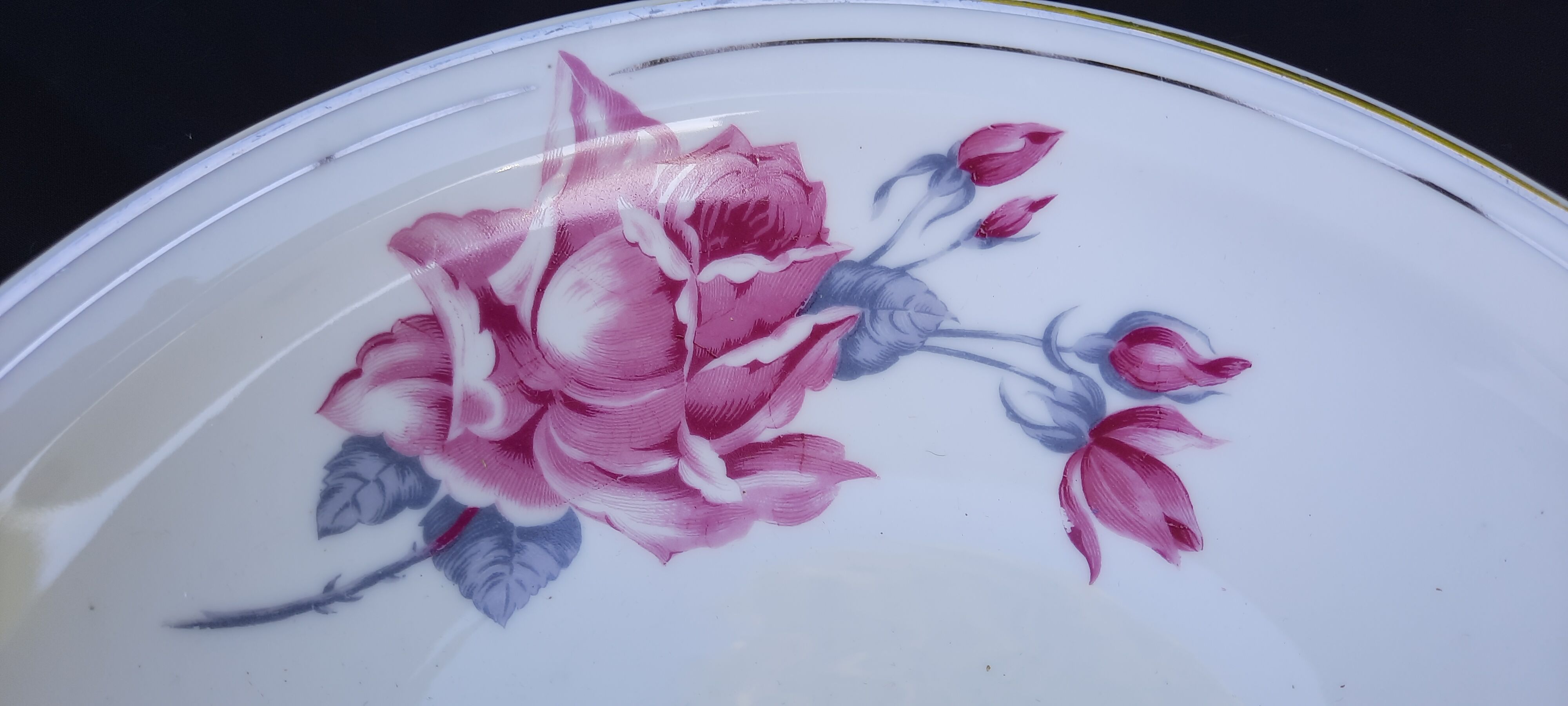 Porcelain hollow dish Rose-Marie UML France