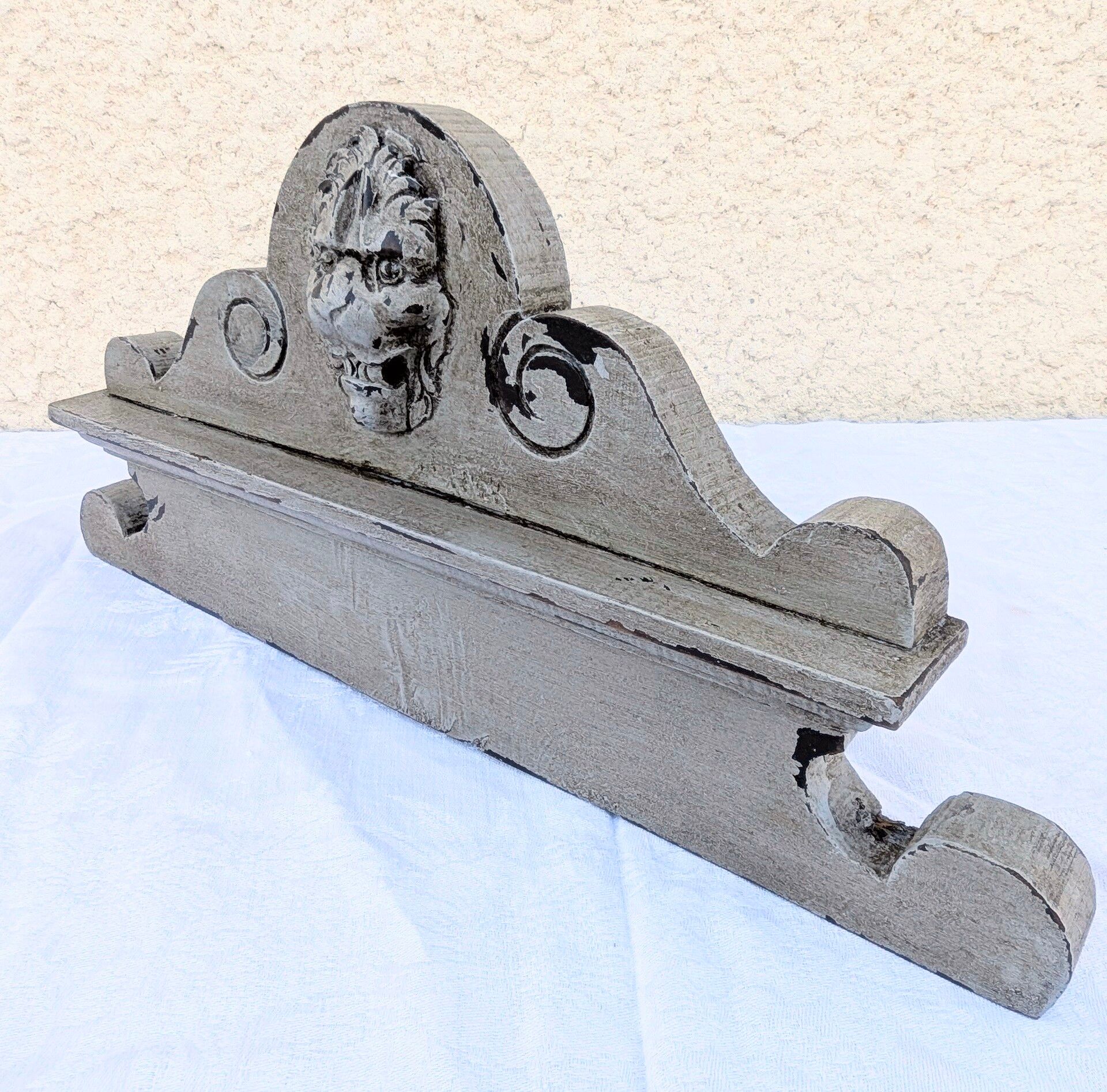 Ancient small wooden fronton carved shabby gustavian patina