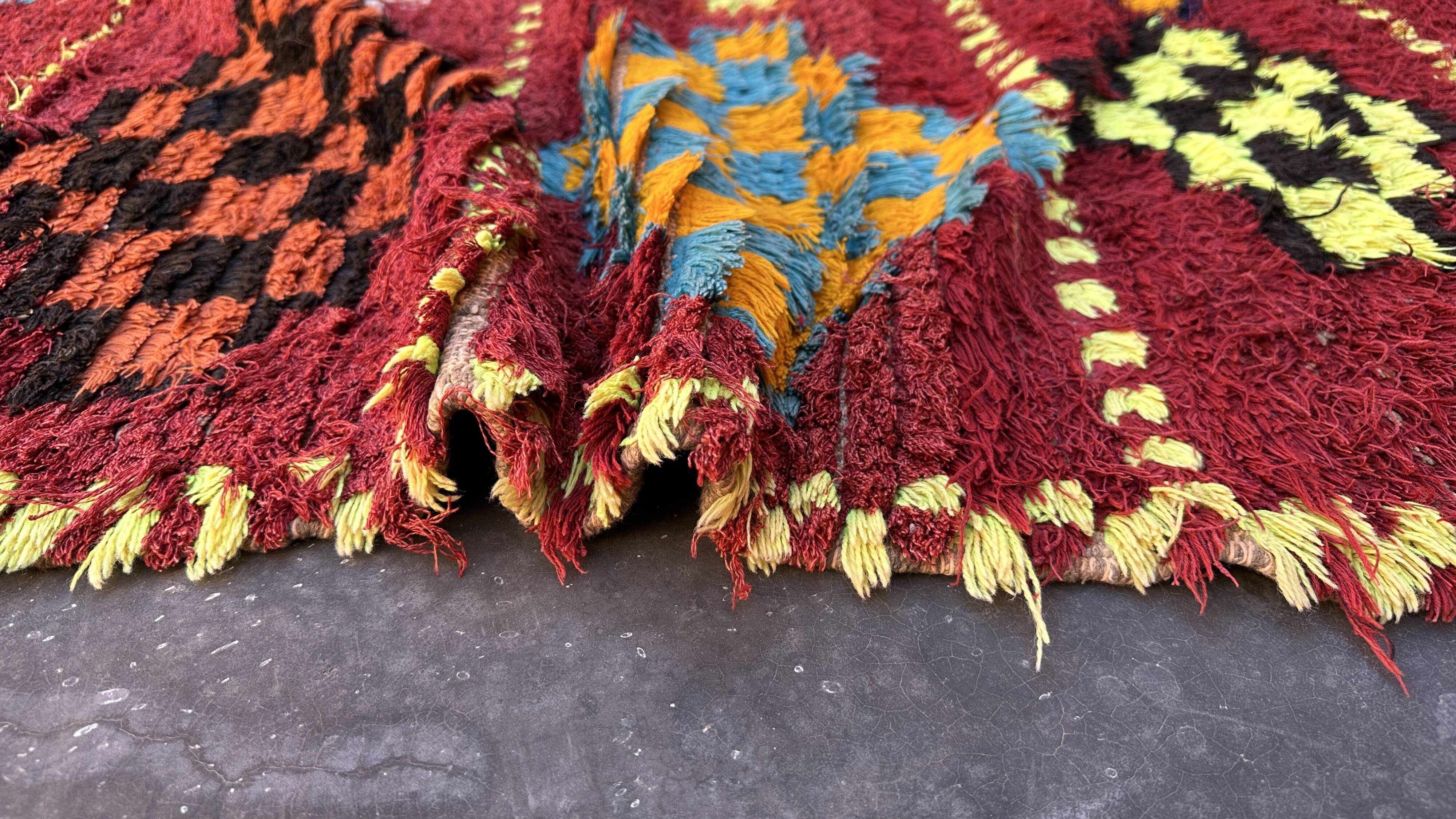 Colorful Moroccan rug - 143 x 285 cm