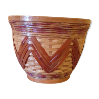 Cache jar in wicker veni