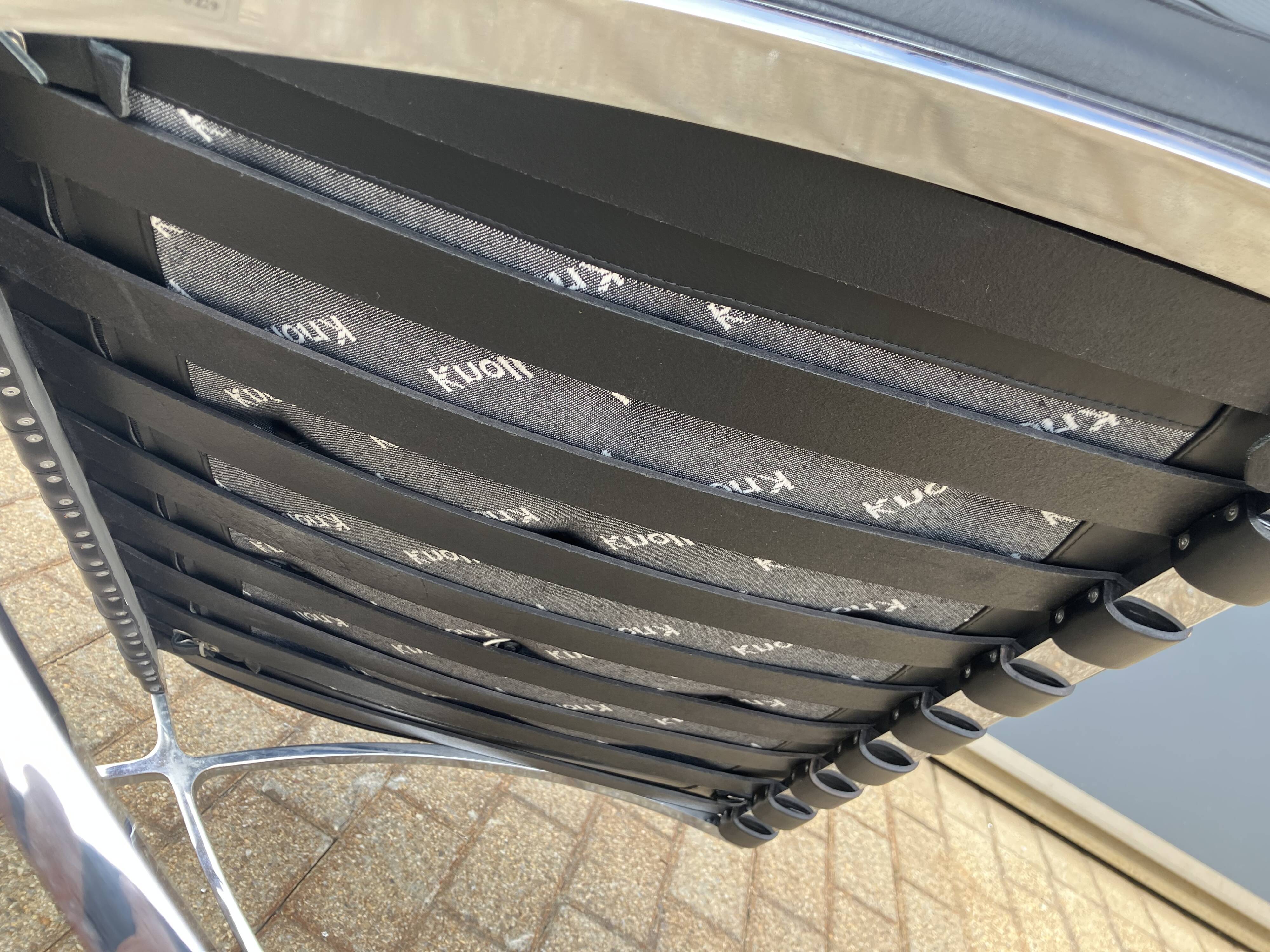 Originele Knoll Barcelona chair Mies Van Der Rohe , Zo goed als nieuw!!