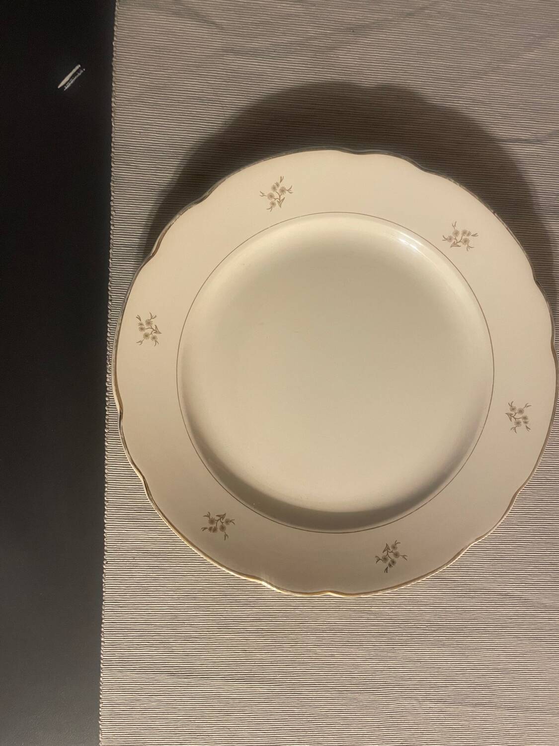 Villeroy and Roch serving plate