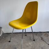Fiberglass chairs from Ray&Charles Eames for Herman Miller