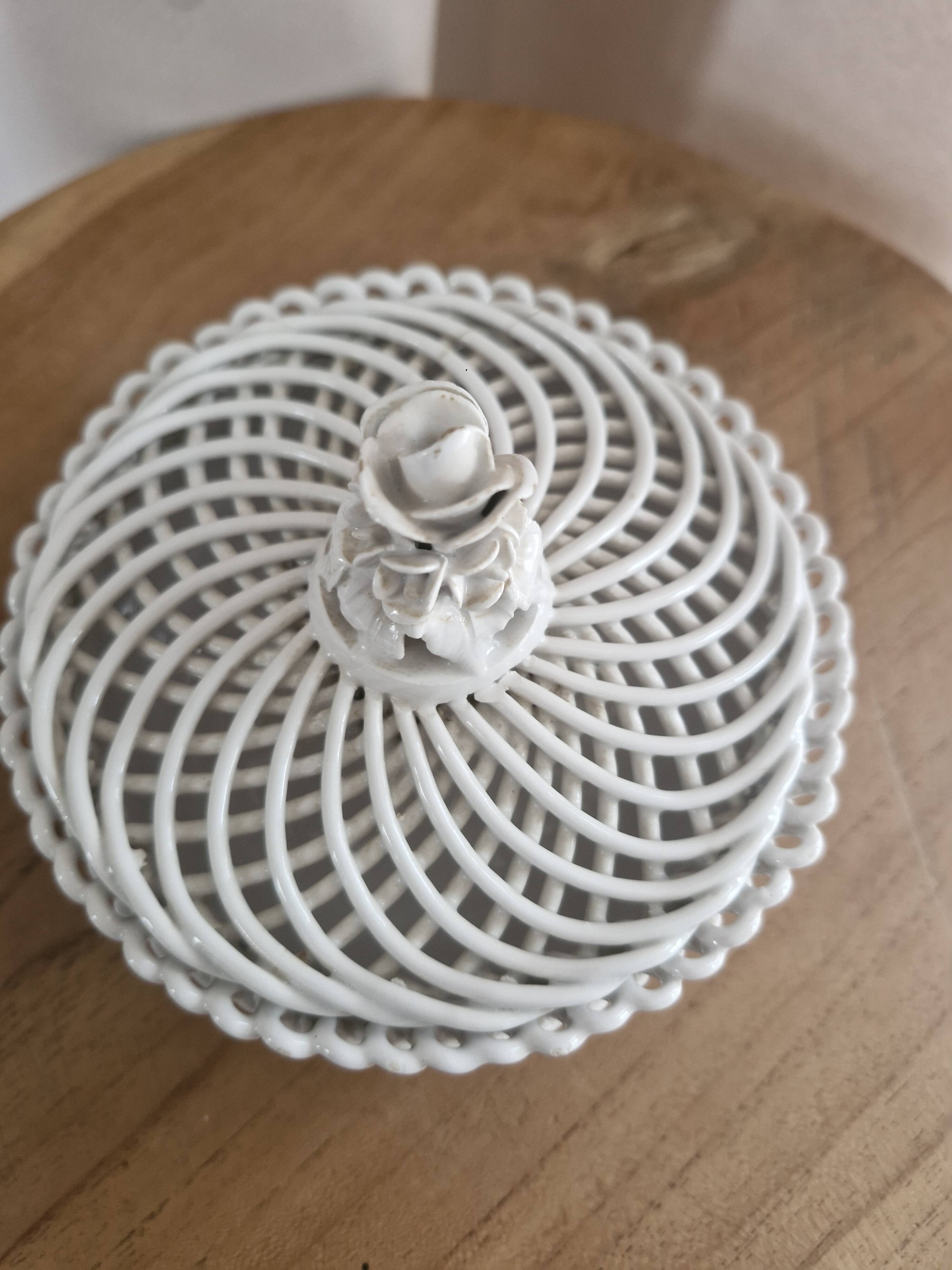 Candy dish