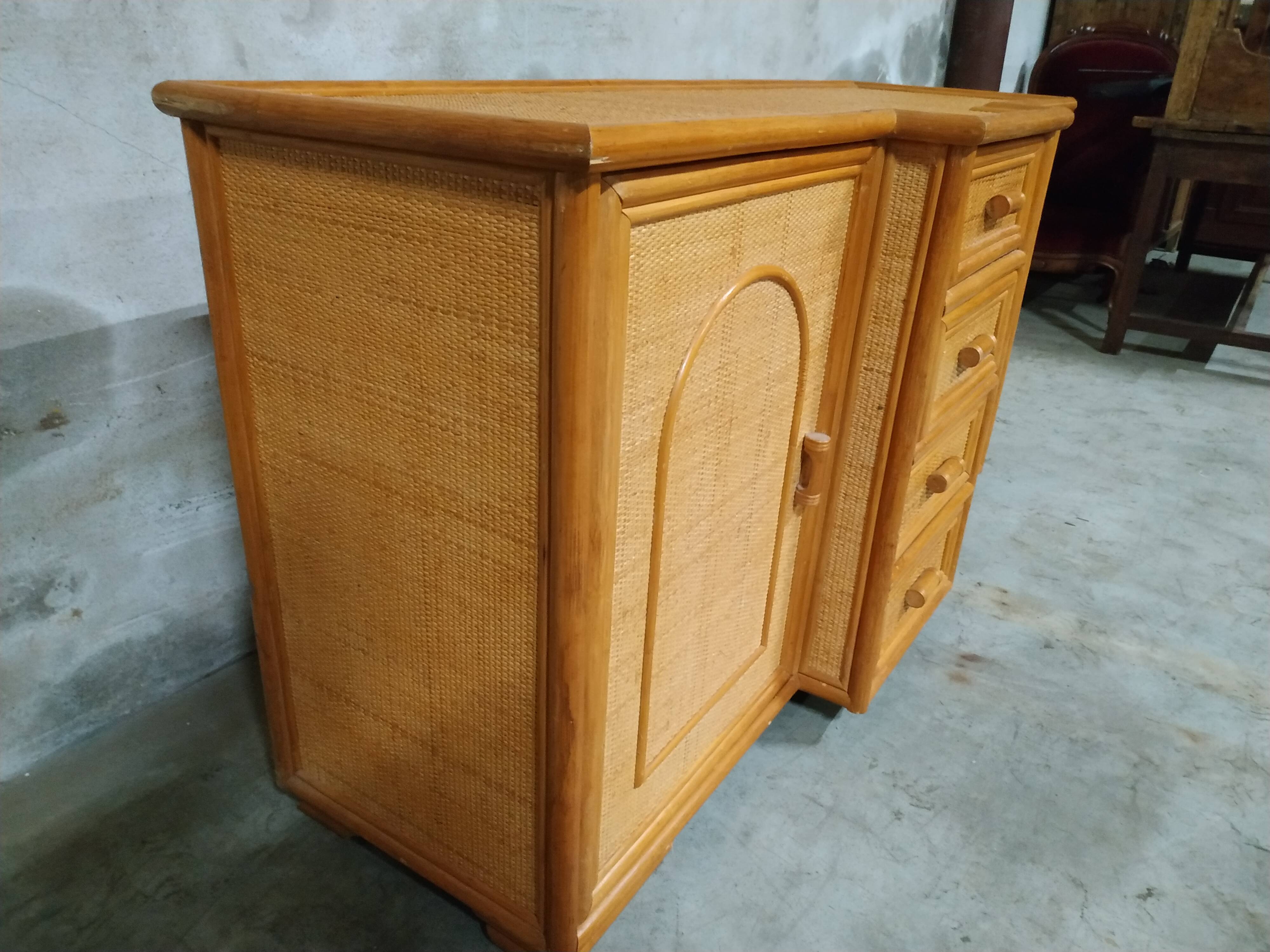Buffet en rotin