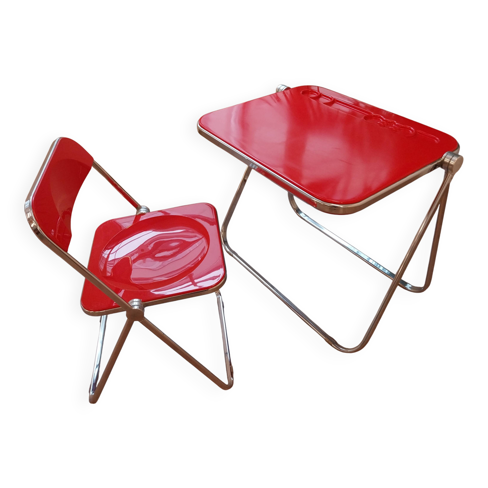 Vintage lot design – Platone table + red Plia chairs – Anonima Castelli
