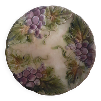 Onnaing barbotine plate - Grapes and leaves