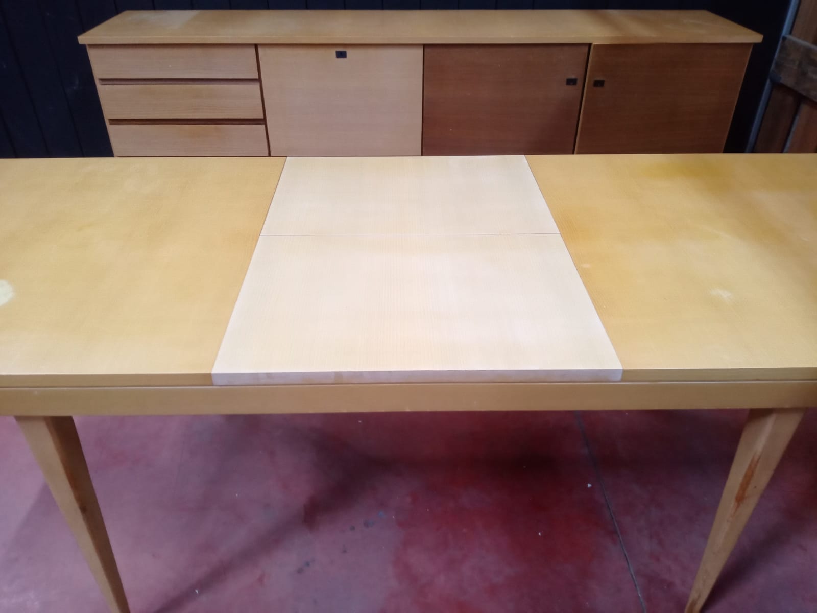 Fresne dining room table