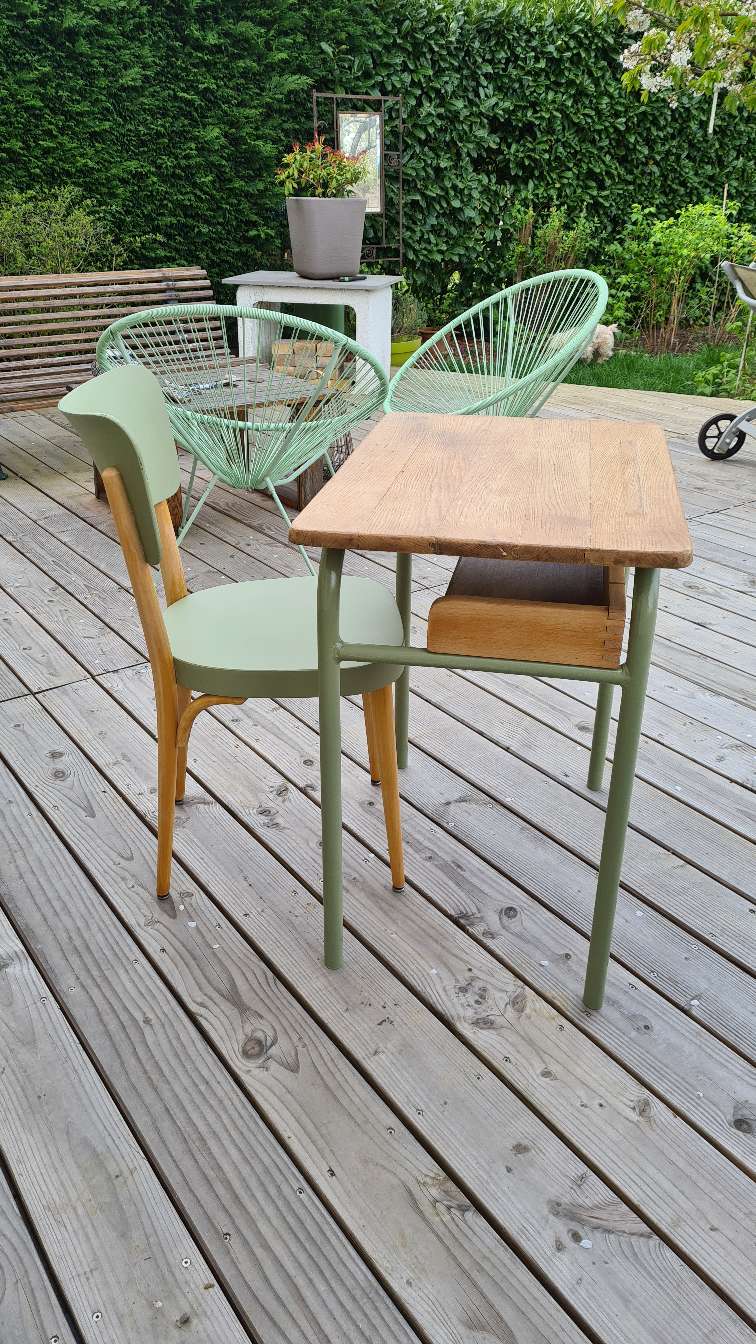 Bureau d'écolier et sa chaise Baumann