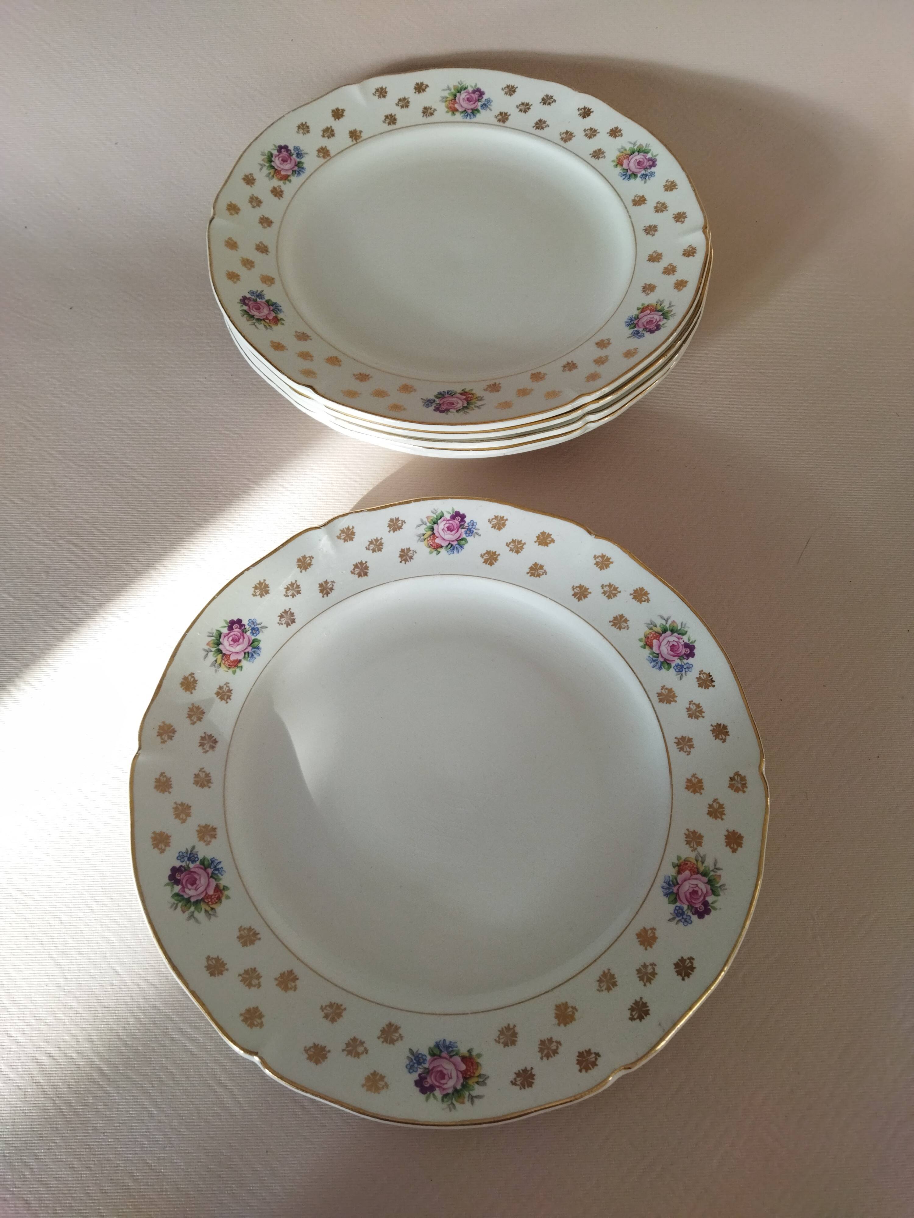 Six assiettes plates Céranord St Amand "Royal"