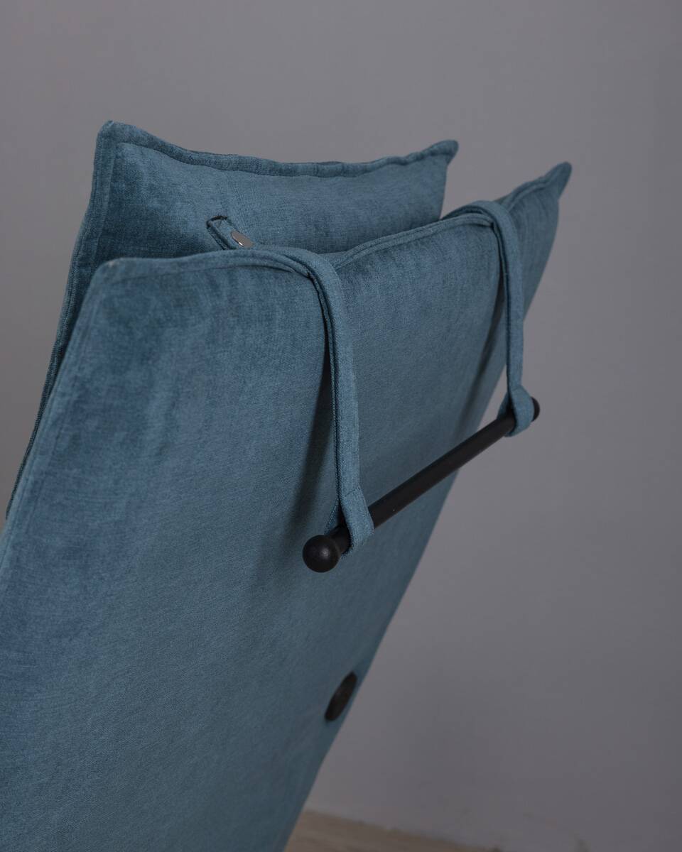 ROCKING CHAIR FROM THE 1980S, “T-LINE” DESIGN BURKHARD VOGTHERR FOR ARFLEX