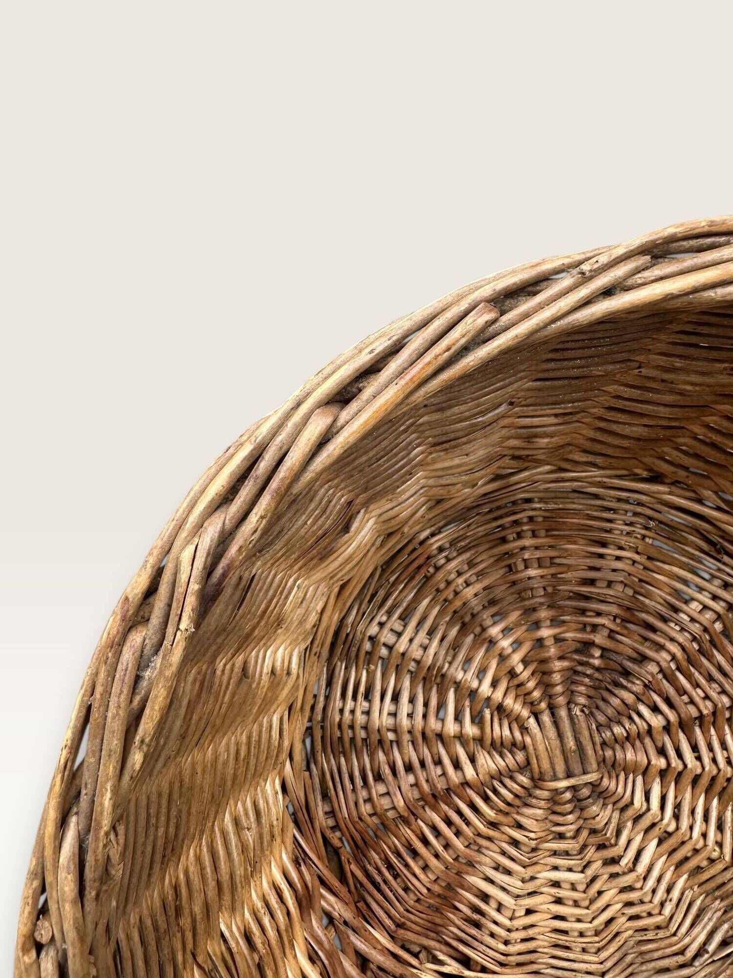 Round wicker basket, ⌀ 29 cm