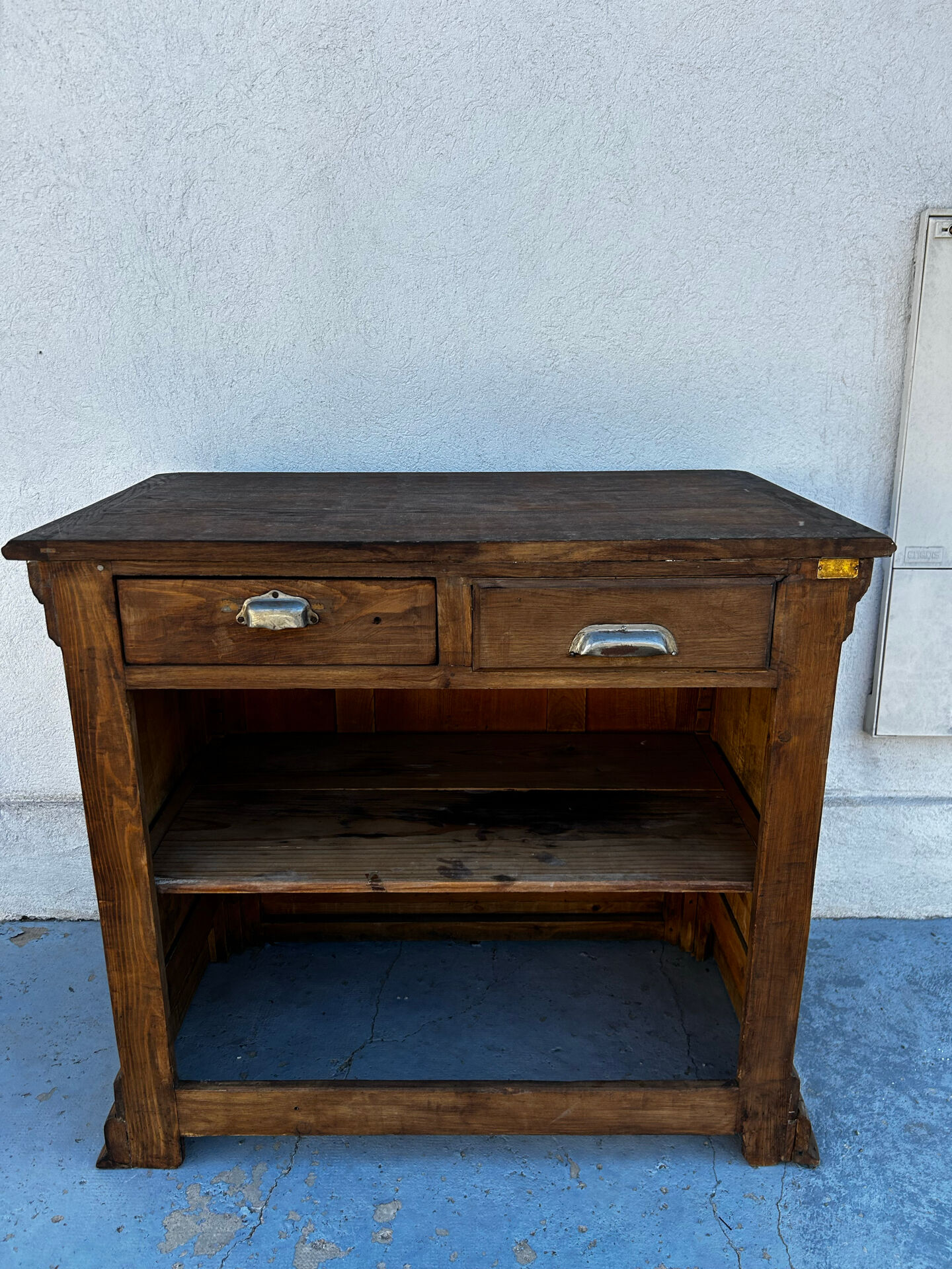 Old trade counter with cash register AMAX André Ray – Lyon