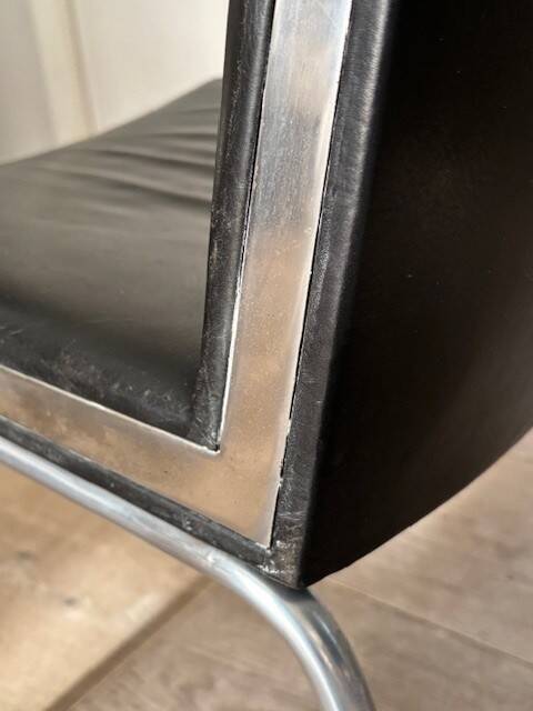 2 Airport leather armchairs by Hans Wegner - Denmark 1980s