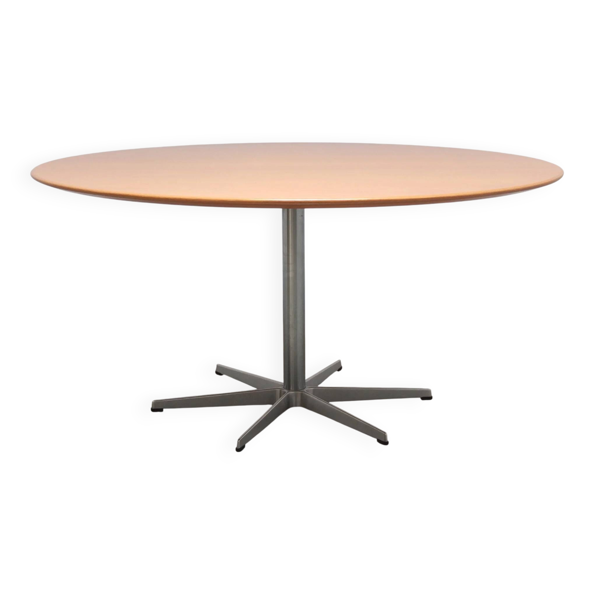 Large 'circular' oak dining table by Arne Jacobsen for Fritz Hansen, 1966