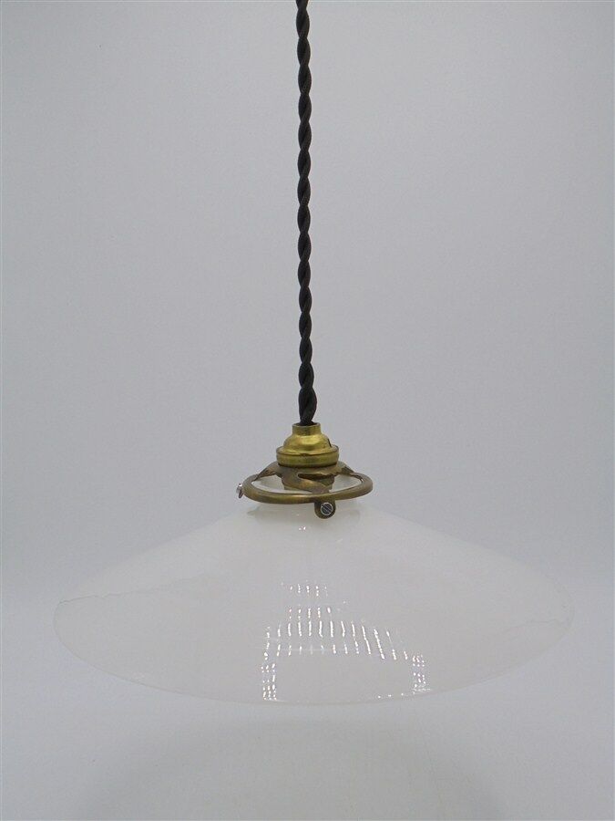 Suspension in opaline white